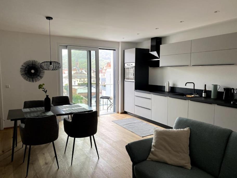 Modernes City-Appartement Нойштадт-ан-дер-Вайнштрасе Екстер'єр фото